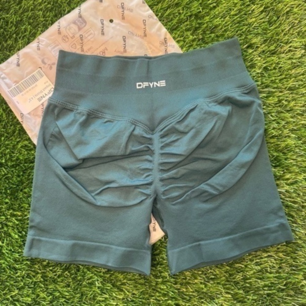 Dfyne impact shorts 4.5" pine small